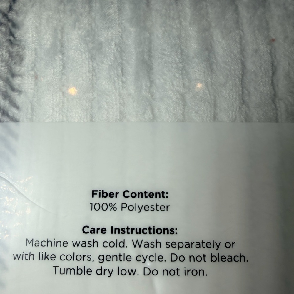 Full/Queen Size Blanket - Picture 4 of 4